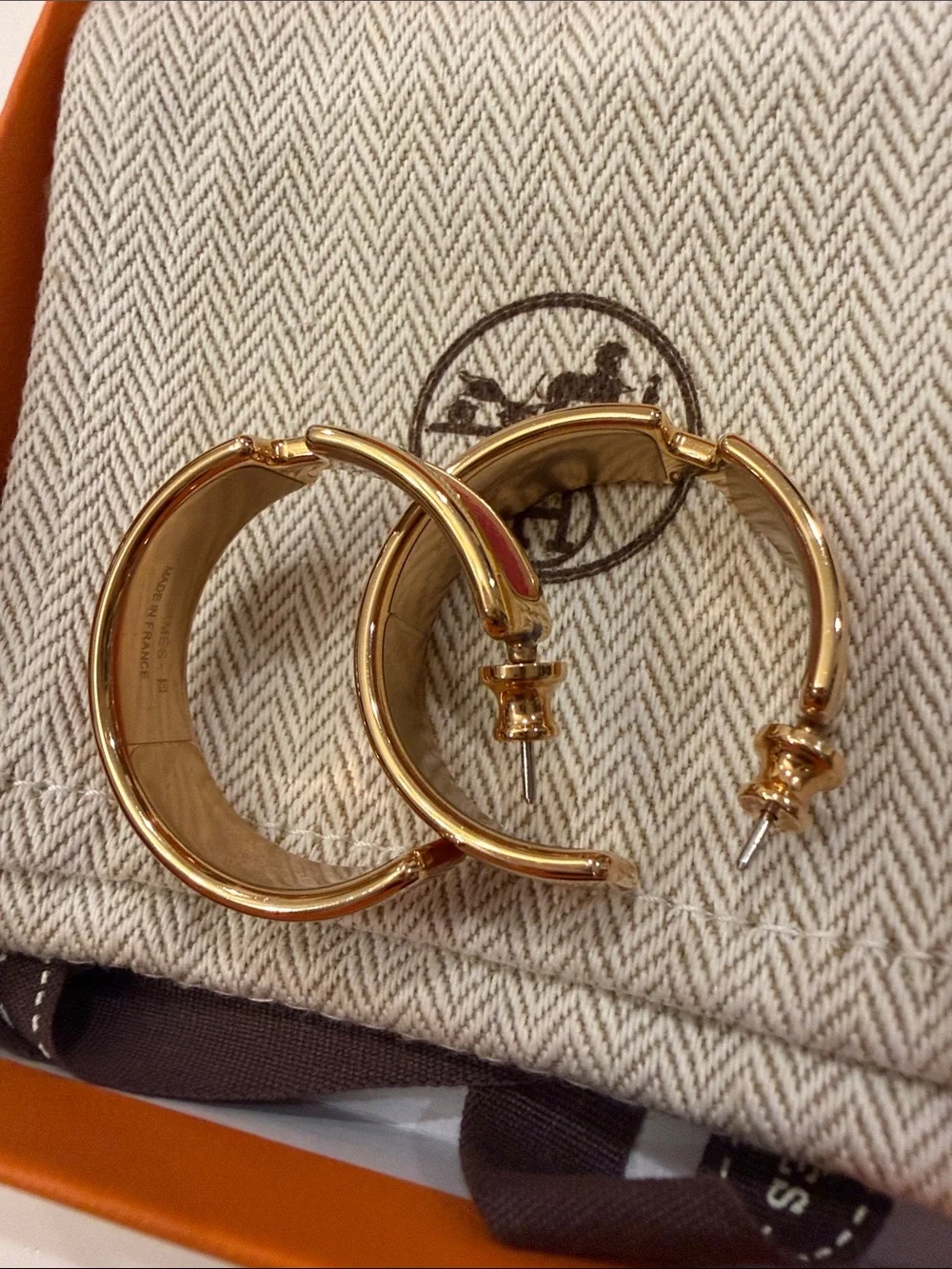 Hermes distinctive shaped